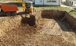 Рытье котлованов под фундамент в Новодвинске – цена от 2592 руб. за м3 | 2Землекопа-Нвд