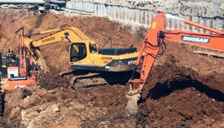 Разработка котлована экскаватором под фундамент в Новодвинске — цена от 2592 руб. | 2Землекопа-Нвд